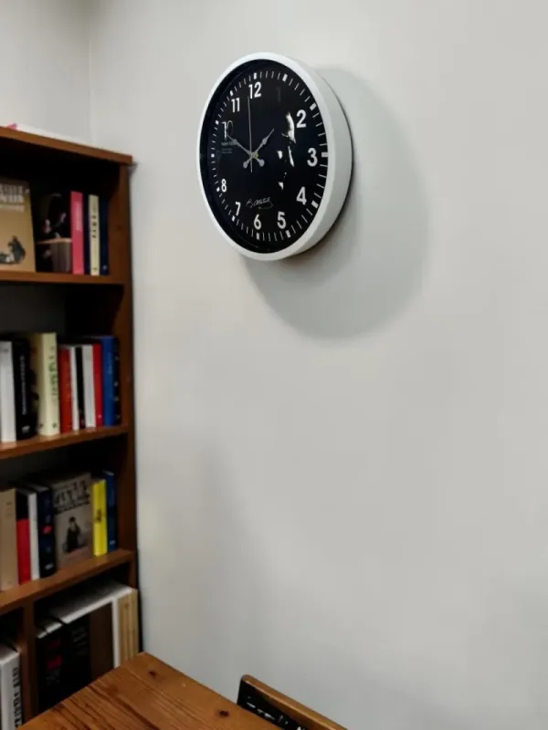 Beyaz Plastik Duvar Saati 36 cm · Model PP-3649W