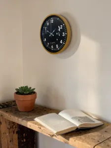 Kahverengi Plastik Duvar Saati 36 cm · Model PP-3649I