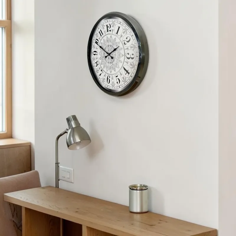 Desenli Krom Metal Duvar Saati 52 cm · Model 5219K