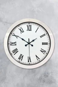 Roma Rakamlı Beyaz Metal Duvar Saati 36 cm · Model 3654W