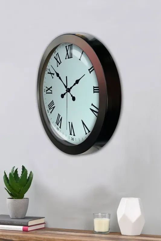 Roma Rakamlı Siyah Metal Duvar Saati 36 cm · Model 3654B
