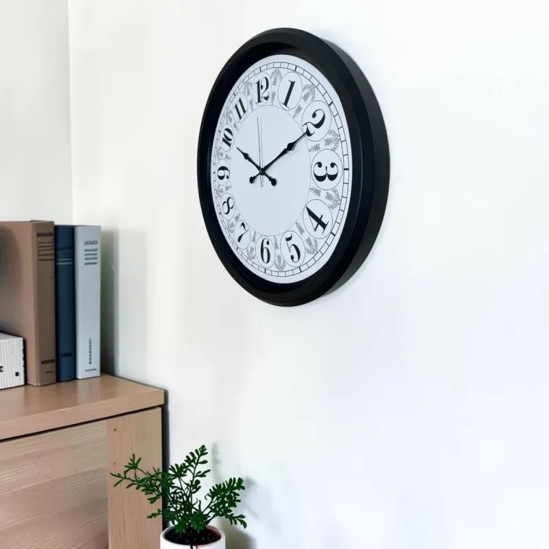 Desenli Siyah Metal Duvar Saati 52 cm · Model 5228B