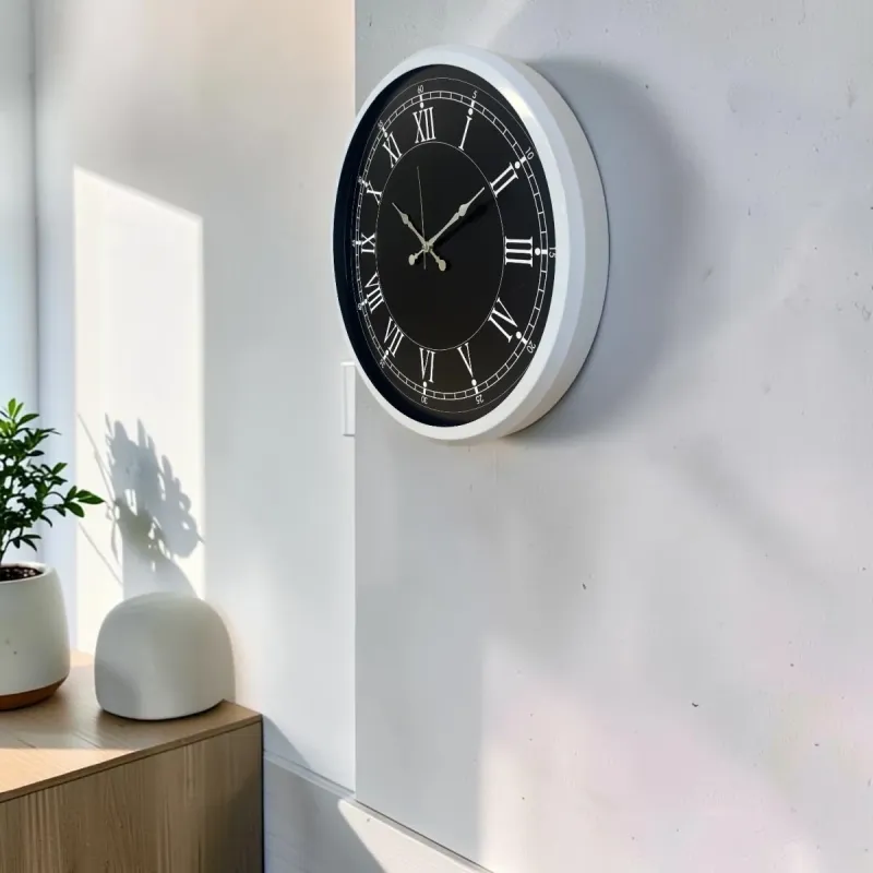 Roma Rakamlı Beyaz Metal Duvar Saati 52 cm · Model 5251W