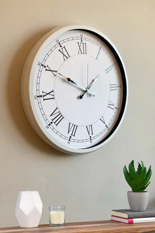 Roma Rakamlı Beyaz Metal Duvar Saati 52 cm · Model 5255W