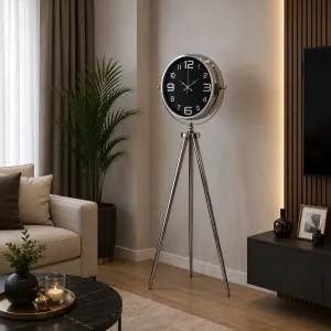 Krom Metal Ayaklı Tripod Saat 150 x 45 cm · Model AS-4009KK
