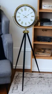 Gold Metal Ayaklı Tripod Saat 150 x 45 cm · Model AS-4075G