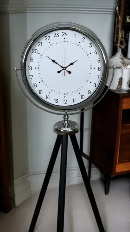 Göstergeli Krom Metal Ayaklı Tripod Saat 150 x 45 cm · Model AS-4097K
