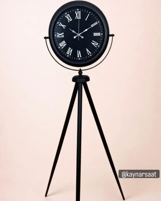 Büyük Boy Siyah Metal Tripod Ayaklı Saat