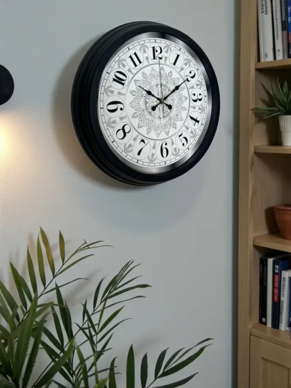 Desenli Siyah Metal Duvar Saati 40 cm · Model 4019B