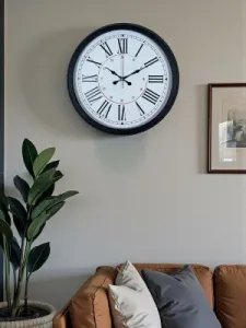 Roma Rakamlı Siyah Metal Duvar Saati 40 cm · Model 4052B