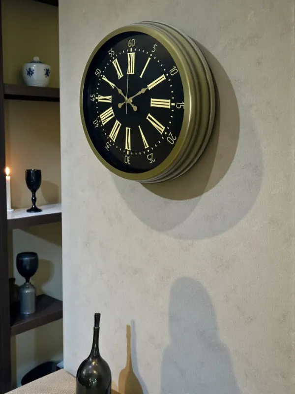 Roma Rakamlı Eskitme Metal Duvar Saati 40 cm · Model 4058E