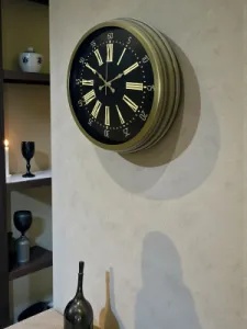 Roma Rakamlı Eskitme Metal Duvar Saati 40 cm · Model 4058E